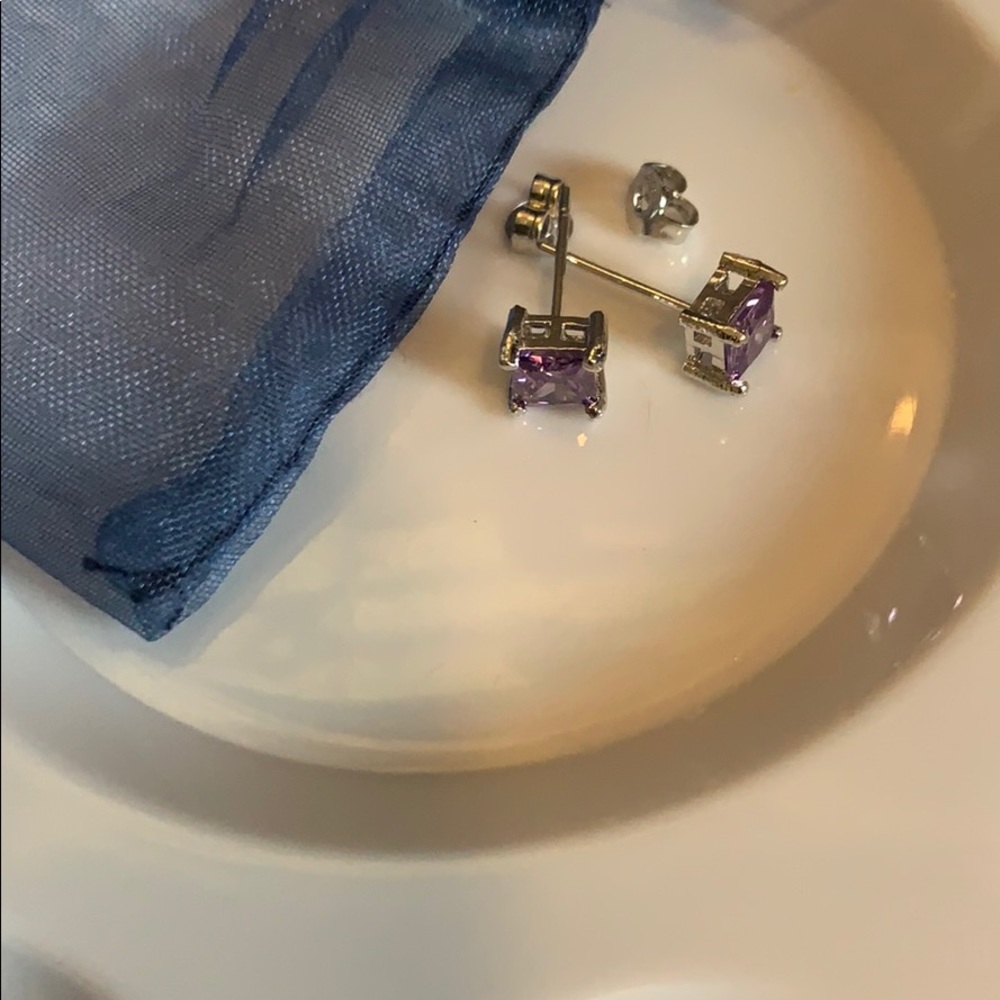 Earrings - Picture 2 of 3